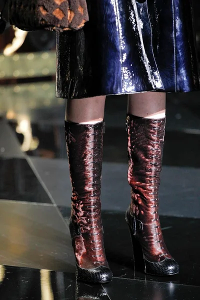 Look 80